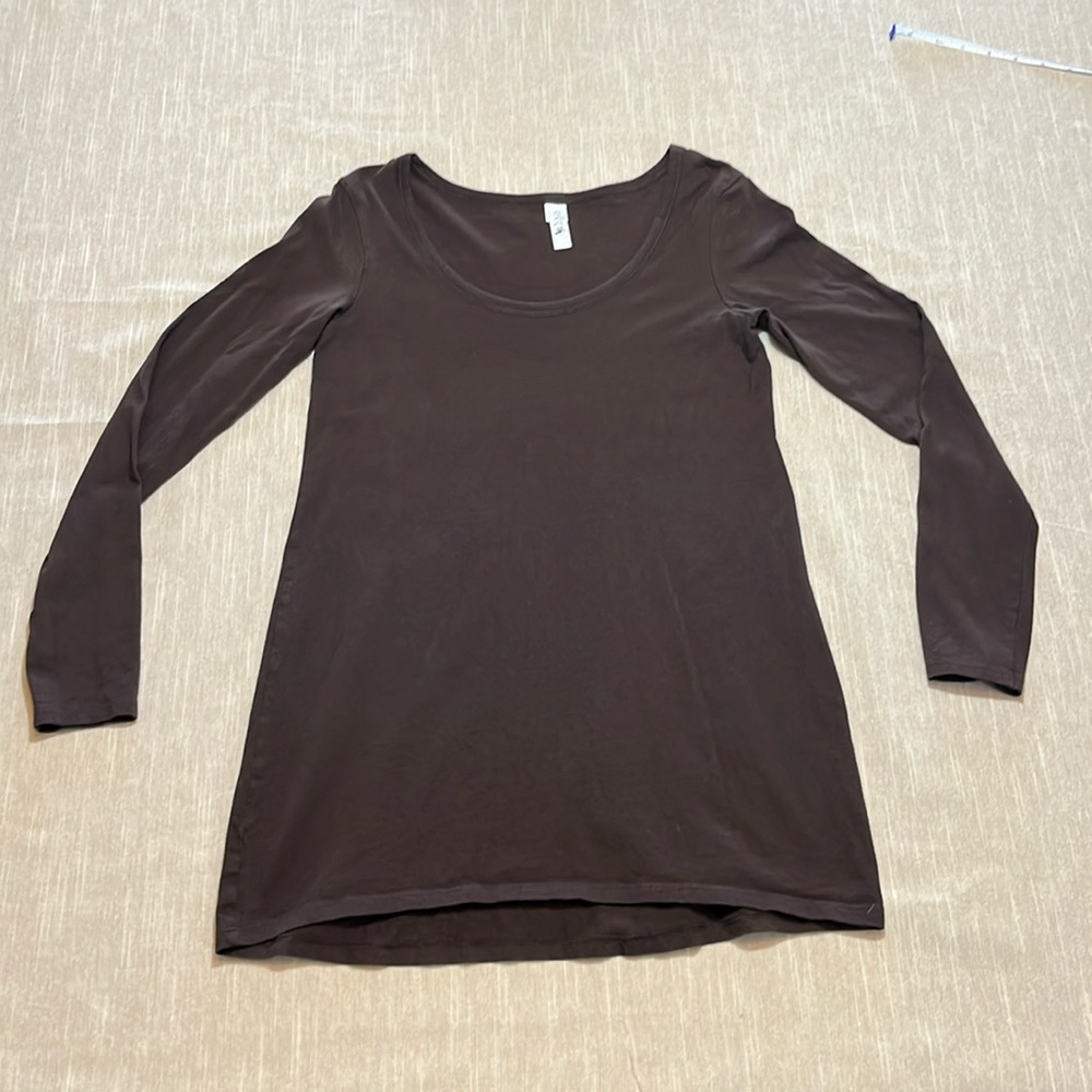 Victoria’s Secret Yoga  Brown long sleeve yoga top. Size Small. Pit to pit 16”